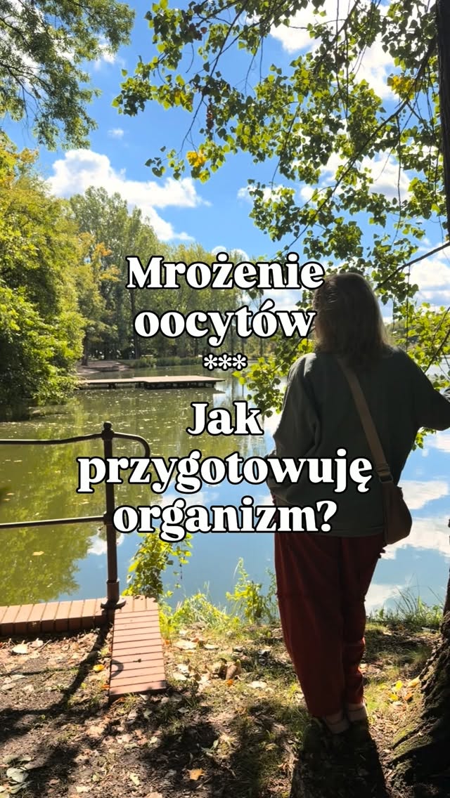 Przygotowując się do mrożenia komórek jajowych, korzystam z tego, co na co dzień proponuję moim pacjentkom: akupunktury, indywidualnie dobranych ziół i suplementacji.
Ale dbam też o te pozornie proste, a jednocześnie bardzo ważne rzeczy: sen, odżywianie, ruch, regenerację i dużo relaksu. 🌿
Chcę jak najlepiej zaopiekować się swoim organizmem przed procedurą. 🤍
Jeśli Ty również przygotowujesz się do rozpoczęcia starań, stymulacji lub transferu, zapraszam Cię na wizytę.
Podczas konsultacji przeprowadzę wywiad, dobiorę odpowiednią terapię akupunkturą i — jeśli będzie taka potrzeba — indywidualną recepturę ziołową, dopasowaną do Twojej sytuacji.
📩 Jeśli czujesz, że takie wsparcie może być dla Ciebie, napisz do mnie.
Zaopiekuj się sobą w Bertha Holistic 🩷