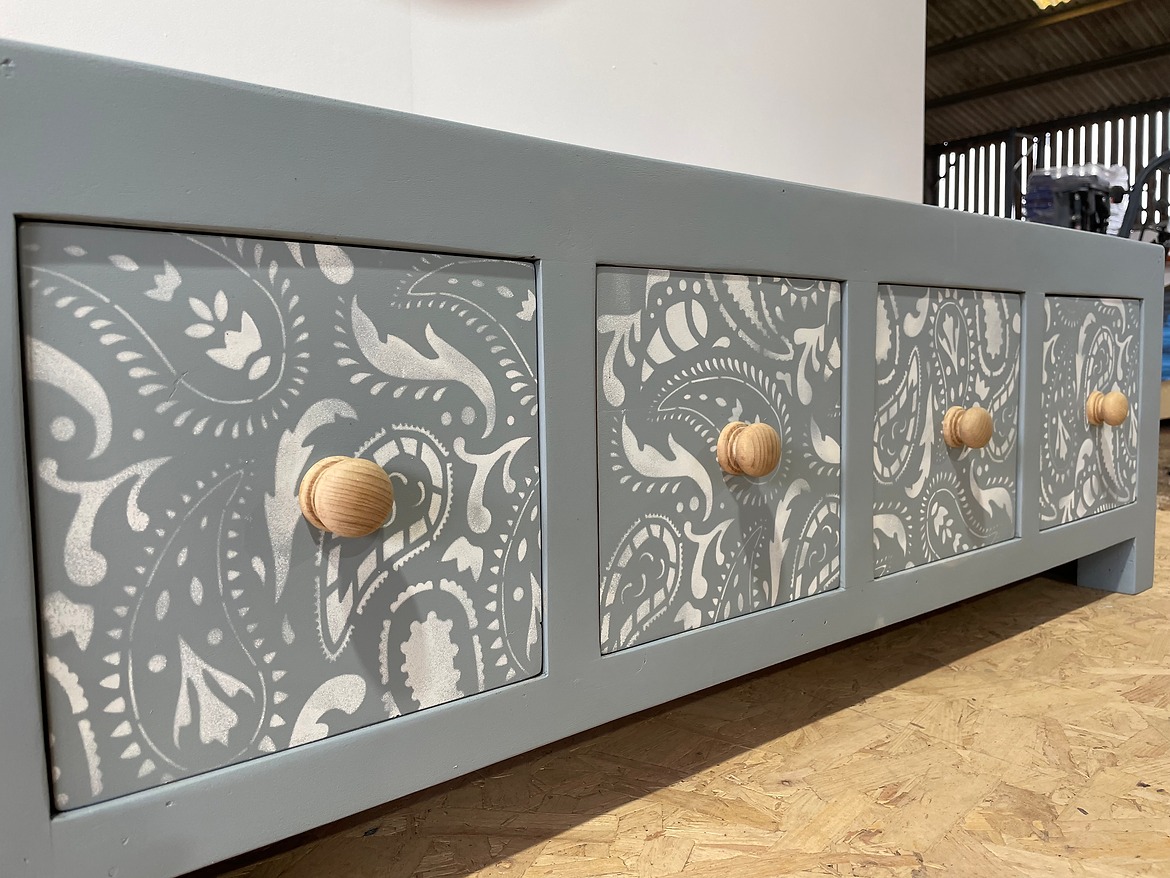 This low chest is made from solid wood and is incredibly versatile — it can be used as a seat (with cushions on top), a TV stand, or simply a stylish display piece. You choose 🤍
Painted in a soft matt grey-blue acrylic with a subtle pale paisley design, it makes a statement without being overpowering — calm, characterful, and a little bit different ✨
🚚 Free local delivery is available, or a courier service can be arranged for further afield.
#relovedbyjo #solidwoodfurniture #paintedfurniture #upcycledfurniture #prelovedfurniture #tvstand #homedecoruk #countryinteriors #moderncountryhome #sustainablehome #shopindependent #cotswoldstyle #wiltshirelife #malmesbury #chippenham #swindon #gloucestershire #cotswoldsuk