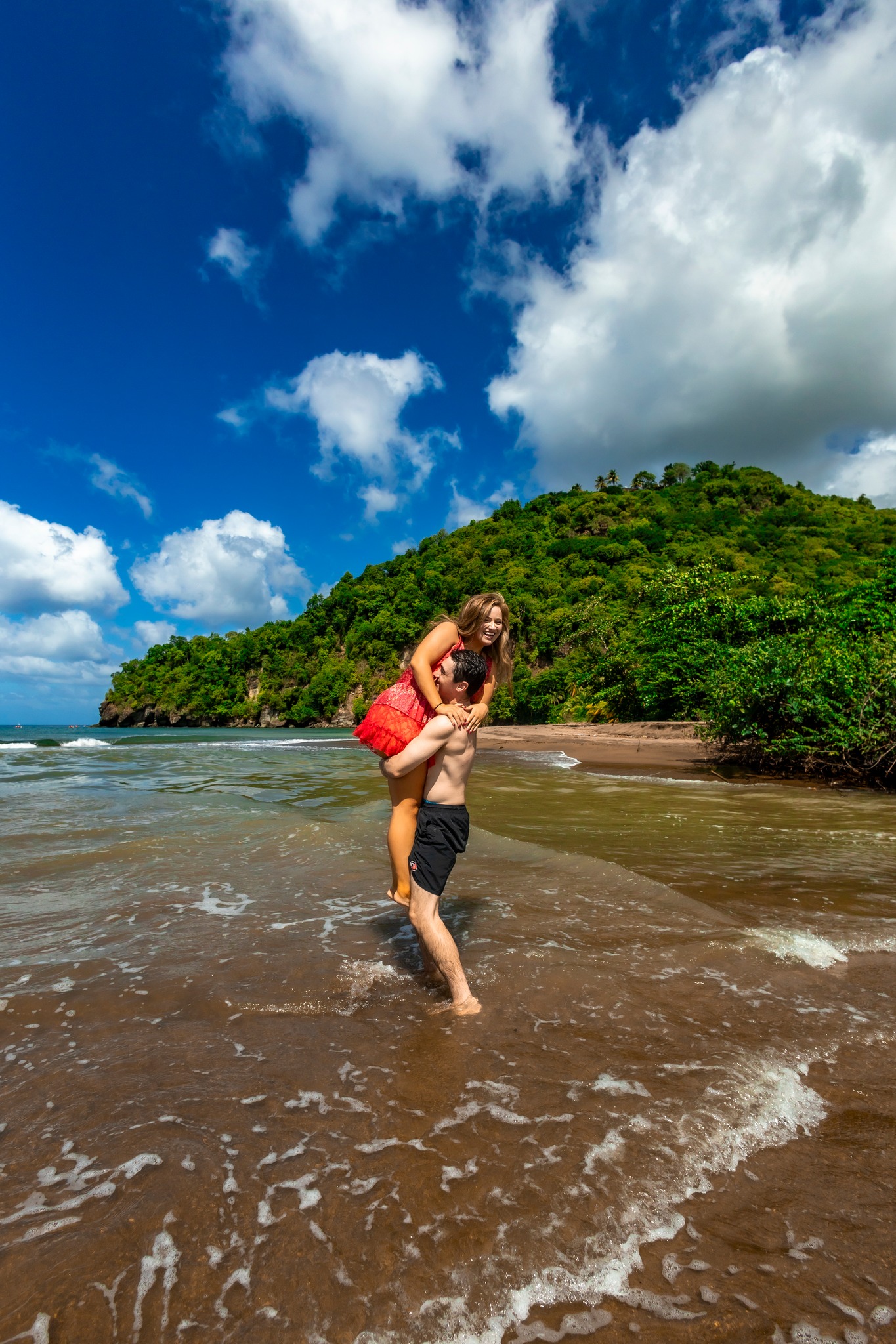 A little sunshine, a little sea, and a whole lot of love. βοΈπ These are the moments that make memories last forever. β€οΈ
#LanmenPhotography #CoupleGoals #BeachPhotoshoot #CaribbeanRomance #SaintLucia
