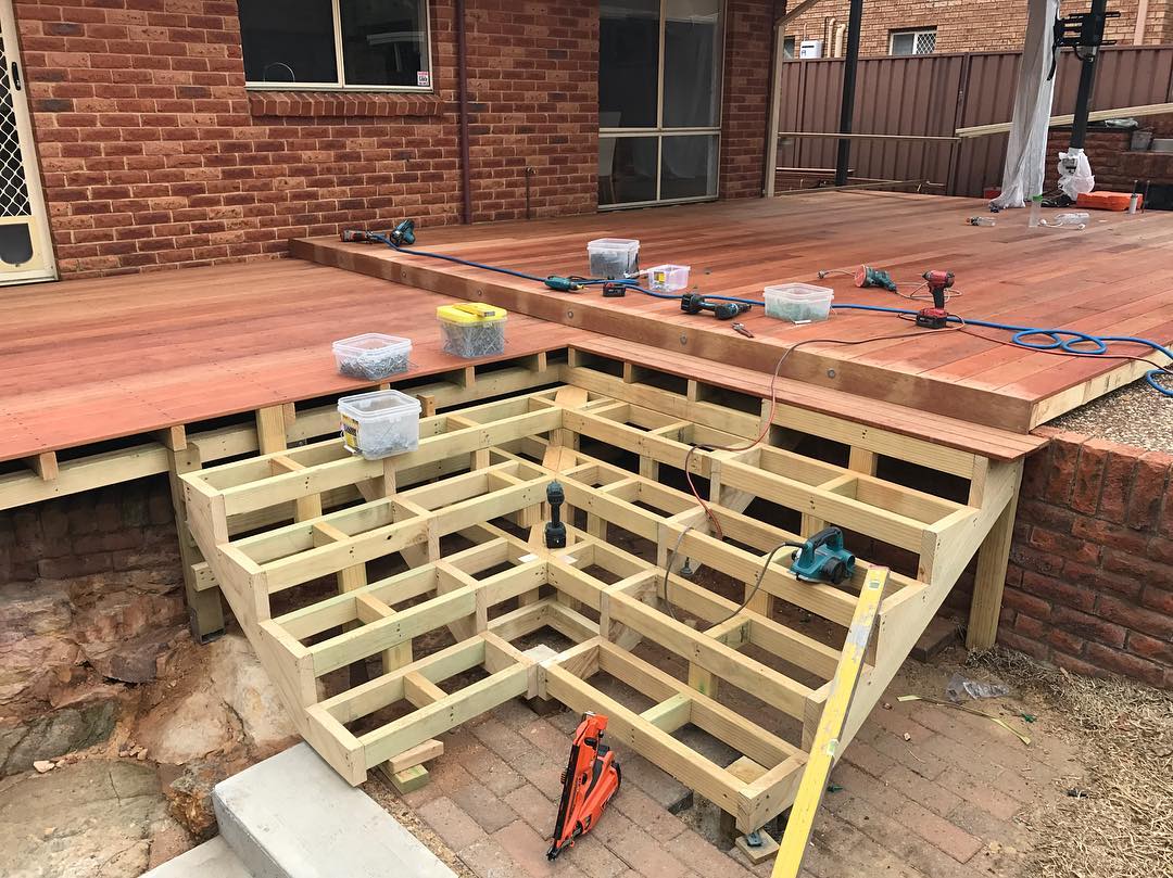 Fun stair frame! @bennyandthedecks #deckman #batdecks #merbau #decking #deck #goldcoatdeck #shirelife #bestdecks #goldcoatdecking#goldcoast