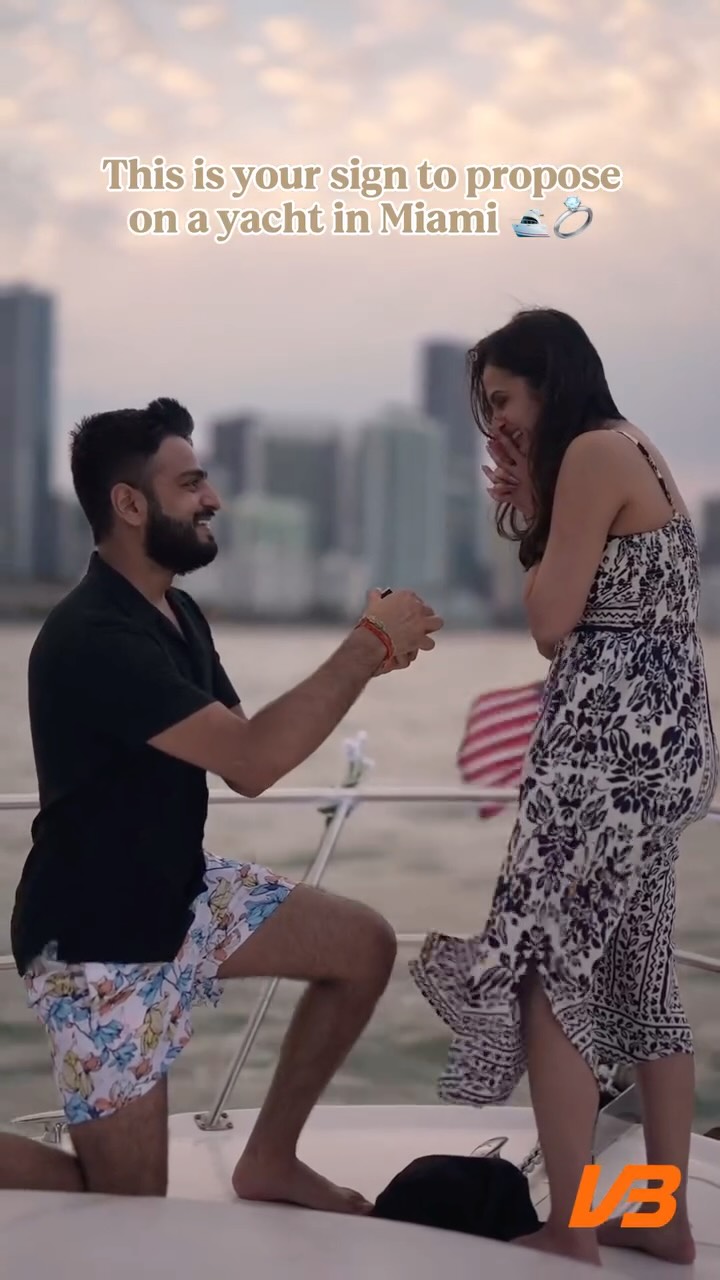 When the love of your life plans the dreamy proposal on a yacht 🥹💍 Let us help you plan the big day without stress!
#yatchproposal #proposalgoals #miamiproposal #miamiproposalplanner #engagementring #miamiengagement #miamiengagementphotographer