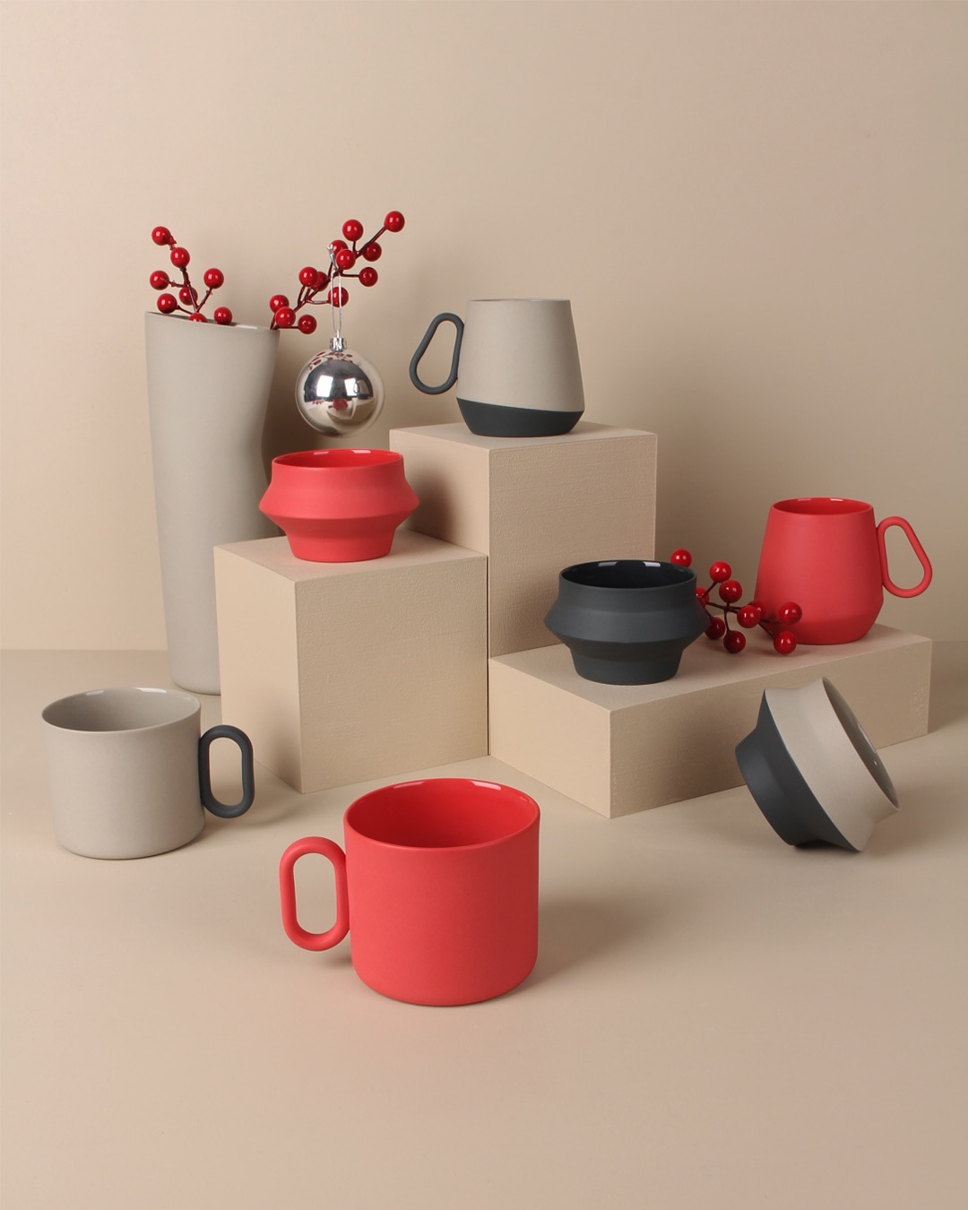 Yeni yıl yaklaşırken, hediye seçeneklerimizi bir araya getirdik.🤗
El yapımı porselen koleksiyonlarımız, sınırlı sayıda üretilen özel parçalarla web sitemizde.🎄
Yeni yıl hediyesi arayanlar için zamansız tasarıma sahip alternatifler sizi bekliyor.
Keşfetmek için profilimizdeki linke göz atabilirsiniz. ✨
#newyeargift #giftideas #handmadeporcelain #limitededition
#modesignstudio