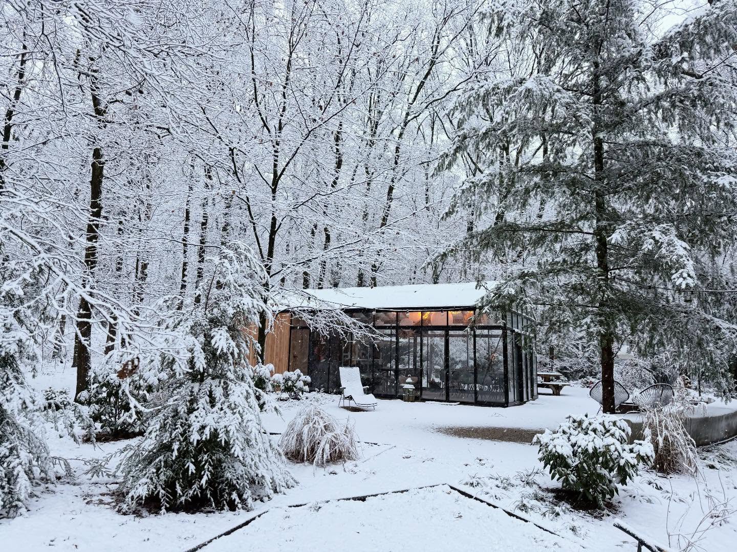 ❄️ Wat een prachtige start van het nieuwe jaar 🩵 Je kunt je nog aanmelden voor een van de activiteiten van deze maand! Er zijn nog enkele plekken beschikbaar 🙌 Of huur jij de Boskas zelf? Meld je dan snel want de agenda loopt vol ✨🙏 zie link in bio
- 15 jan. Intuïtief schilderen 🧑🎨
- 17 jan. De kracht van Hout (bushcraft) 🪵
- 23 jan. Sieraden maken met Edelstenen
#Bennekom #workshop #locatietehuur #vergaderlocatie #bushcraft
