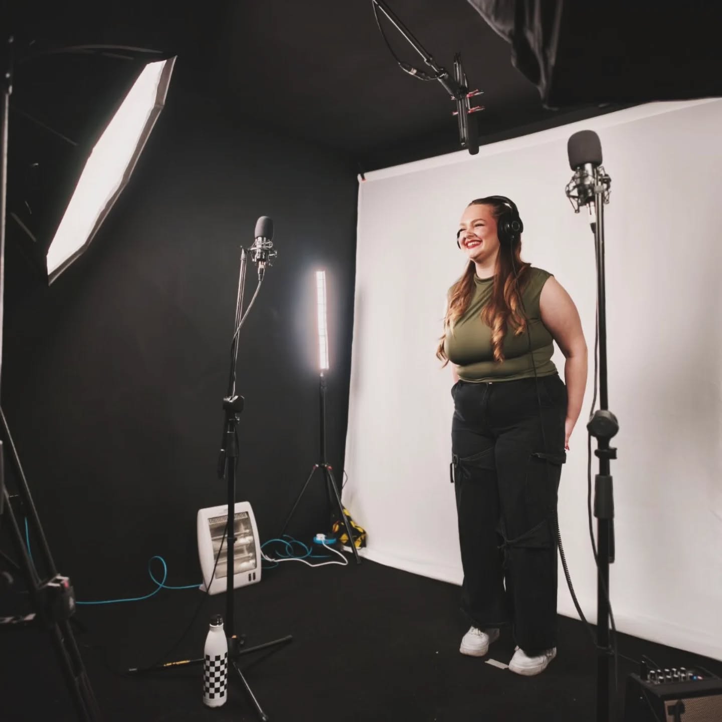 We had the amazing @leighonabirch in our studio for a live session showreel π₯π₯
She smashed it from start to finish and sang fantastically ποΈ
Enjoy some BTS...
Do you need a new showreel? Or want to book a live session? DM us or visit our website in the bio...