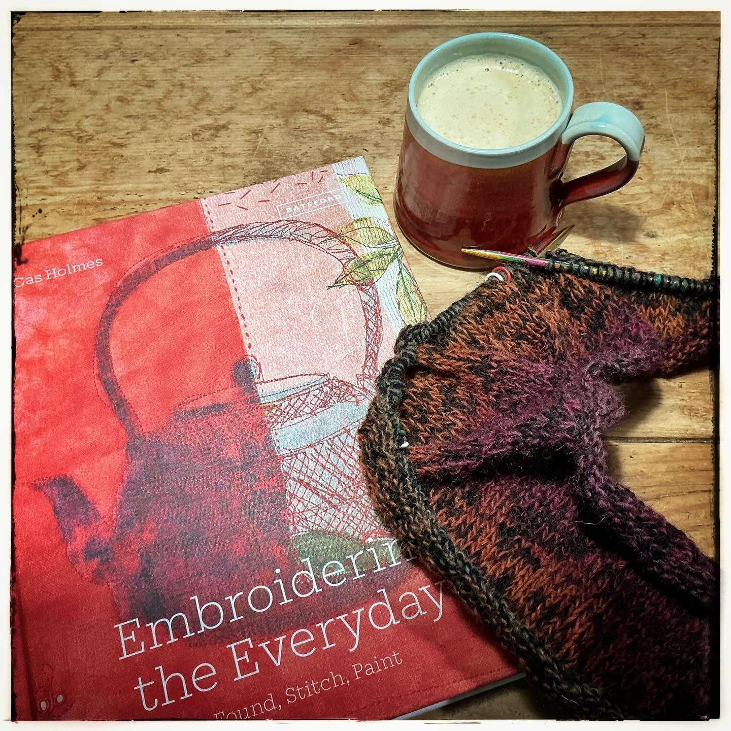 🧶☕️
Saturday night goals
~~~~
A borrowed book
A favourite mug
A simple pattern
A little quiet 🧶☕️
Saturday night goals
~~~~
A borrowed book
A favourite mug
A simple pattern
A little quiet