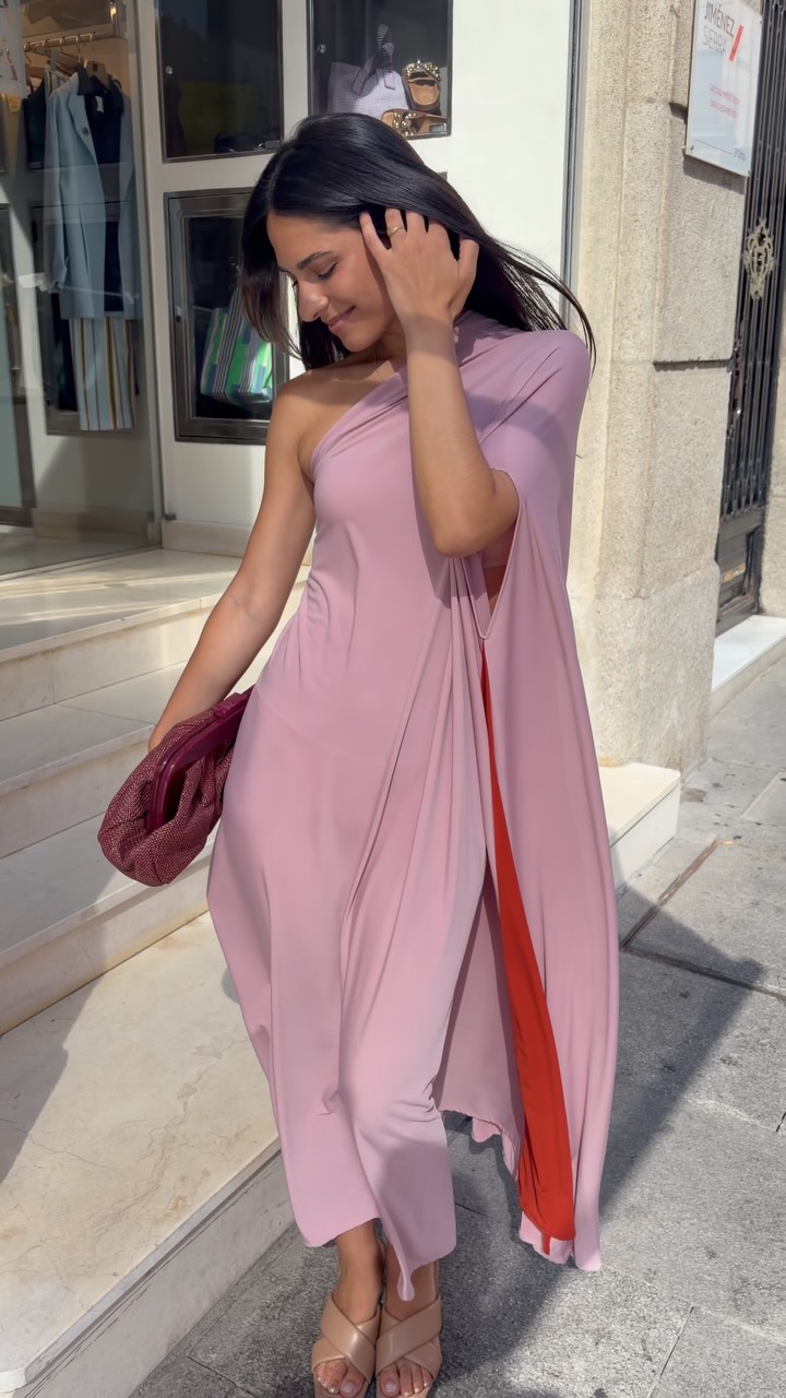 Un vestido para impresionar!
#fashion #moda #eventos #modamujer #ootd