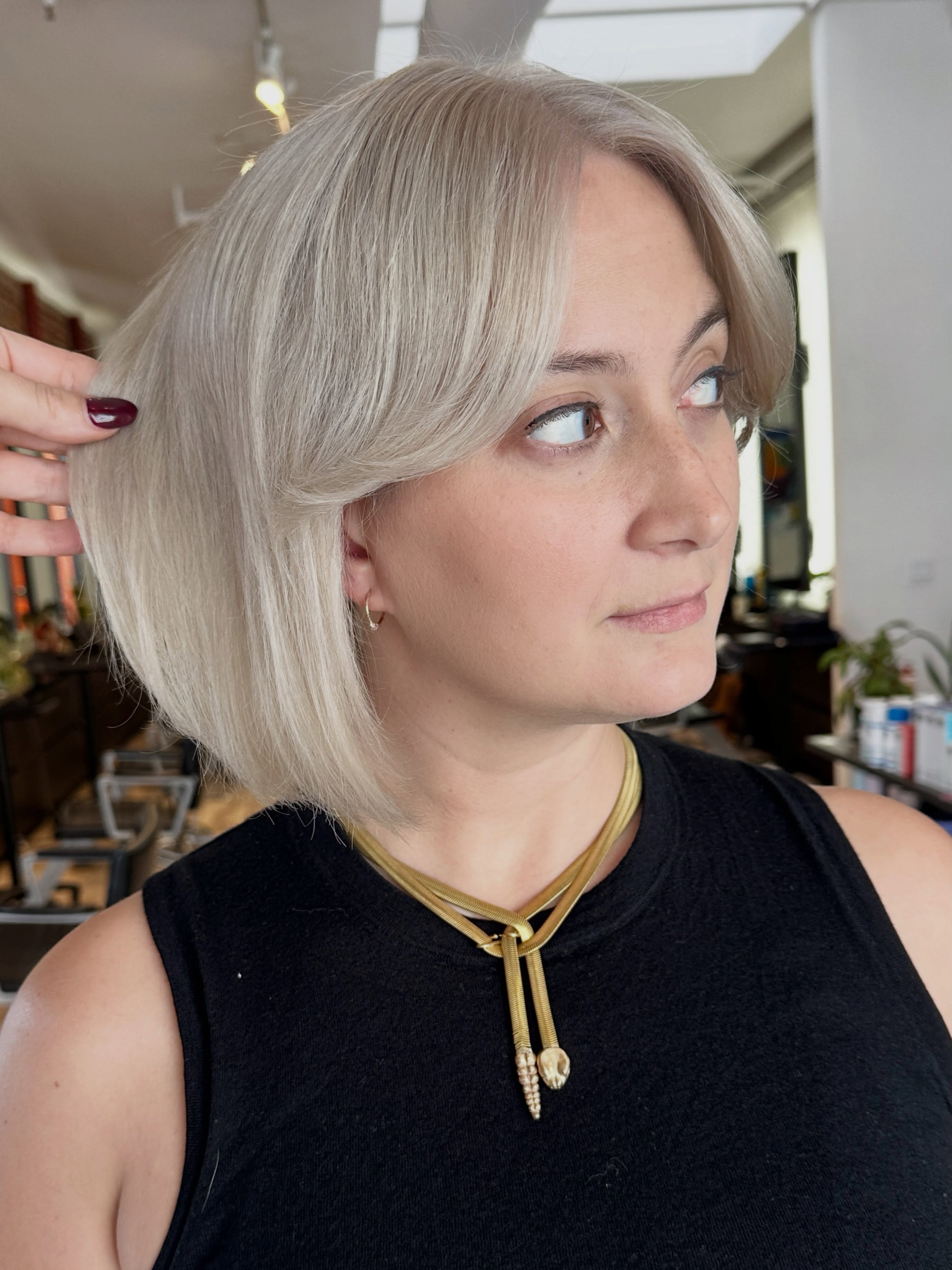 Forever obsessed with my platinum blonde babes 😍 Lightened with @redkenpro flash-lift and glossed with ShadesEQ.