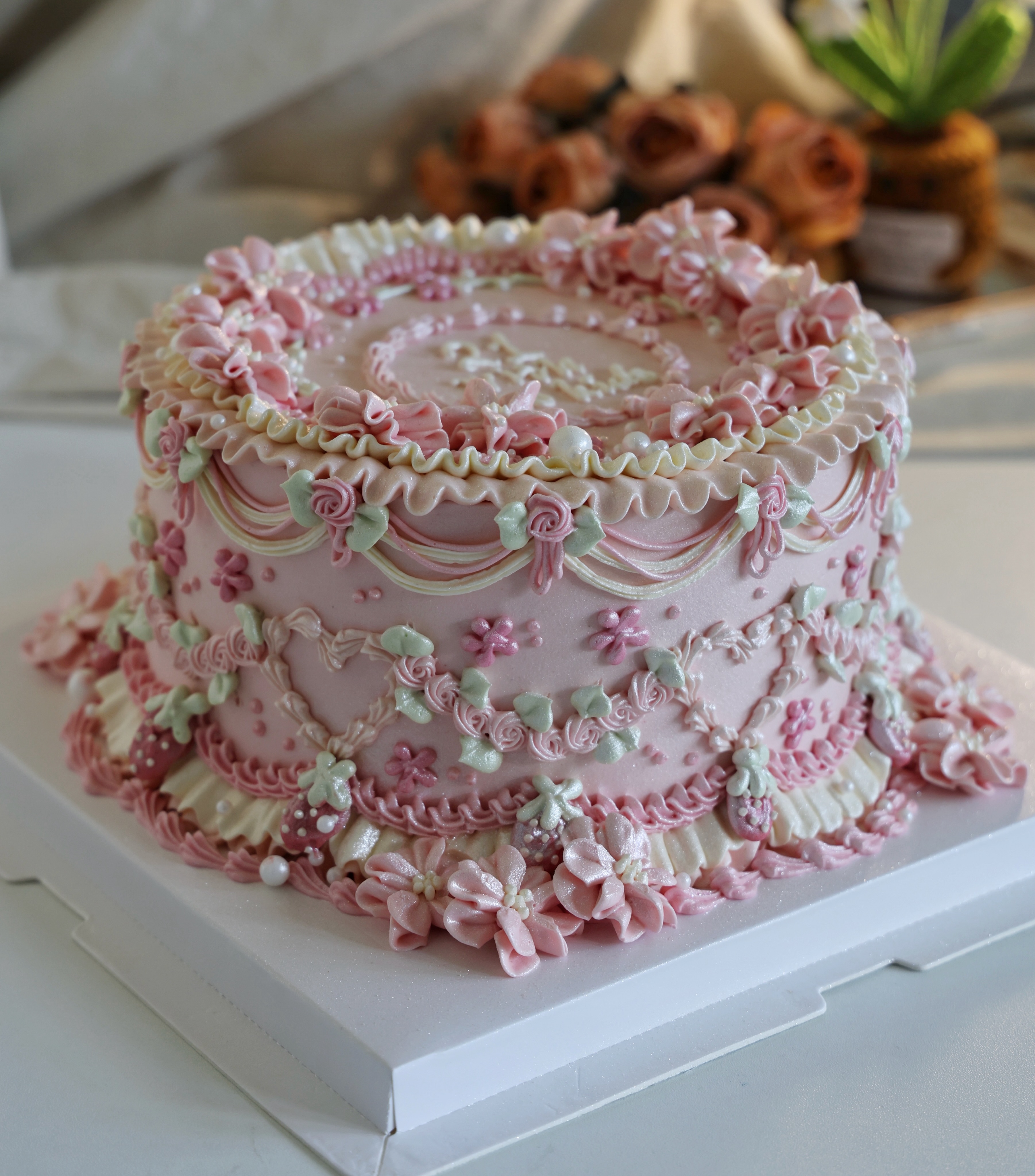 A little rococo daydream in pink 🎀✨
.
.
.
.
.
.
.
.
.
#cakestagram #cakeofig #instacake #londoncakes #vintagecake
