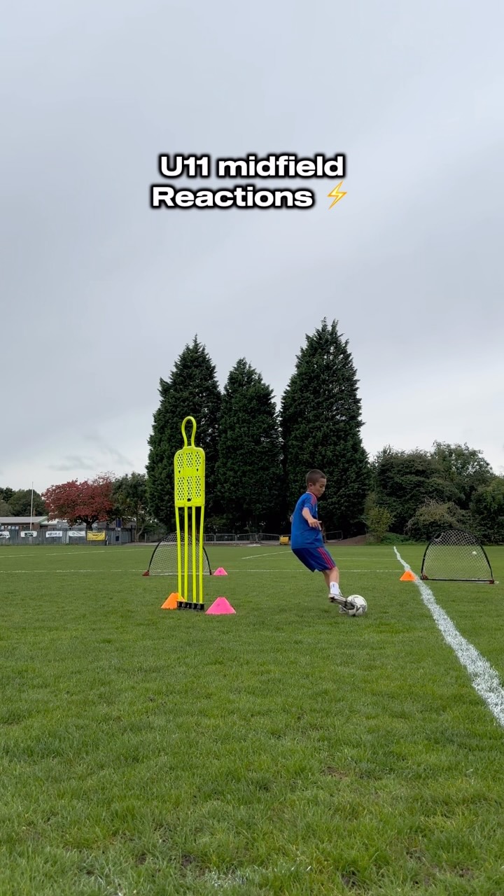 React. Turn. Decide. Finish.
A simple colour-cue drill to challenge reactions, decision-making and passing.