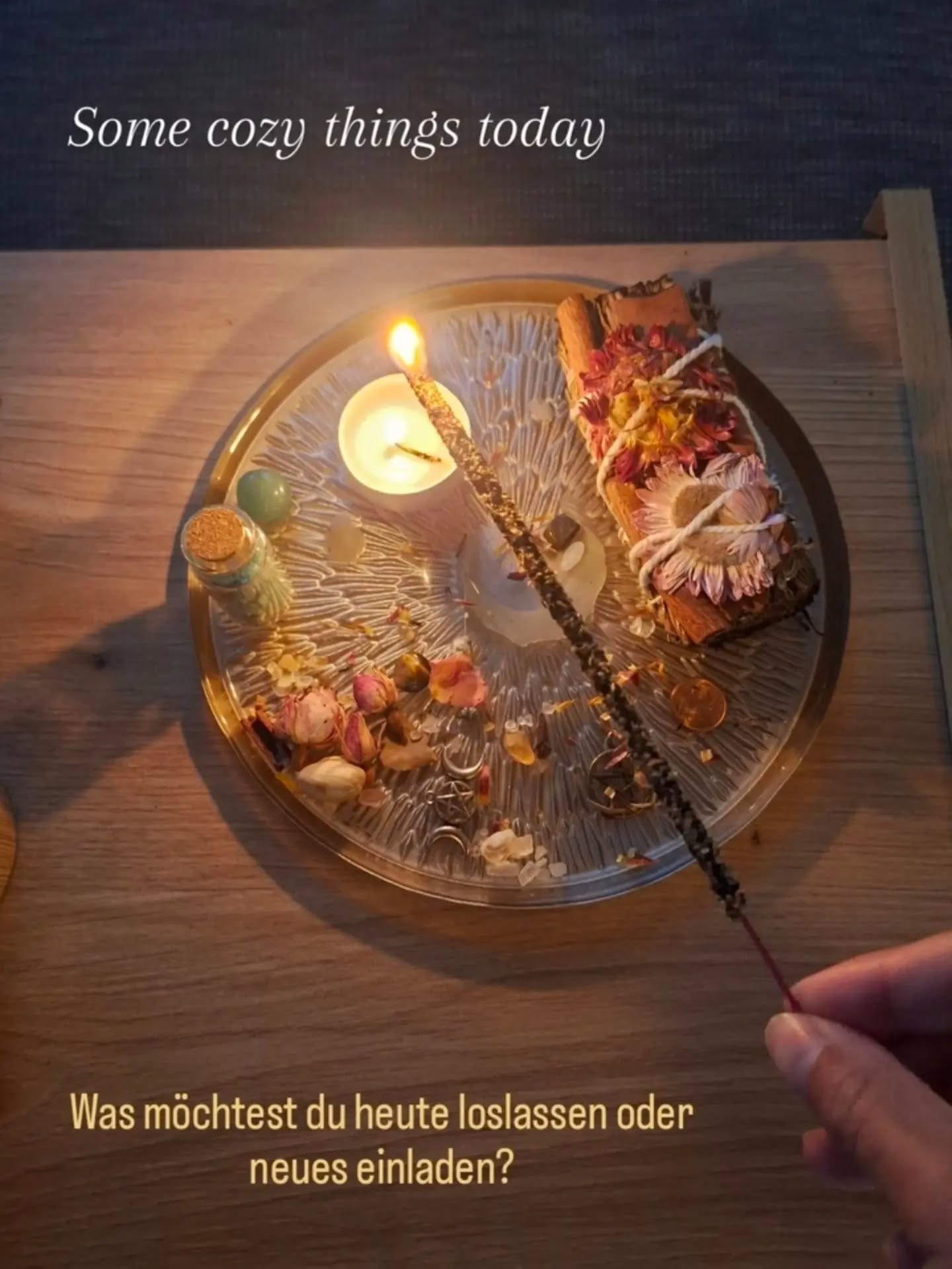Rainy days are perfect for something like this. Let go off the past and welcome the new ✨️
#hashimoto #rituals #entspannung #loslassen #neubeginn
Ich bin bereit für mein nächstes Kapitel. Du auch?