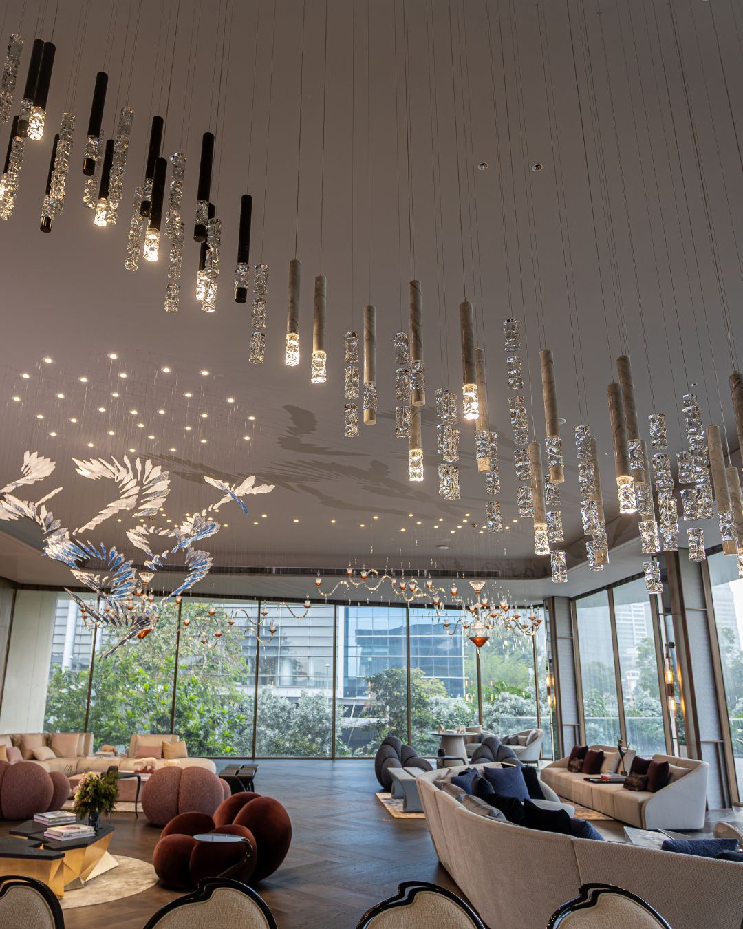 Recently, we introduced you to the exceptional Christopher Guy Asia Flagship Showroom & Private Client Lounge in Singapore, which also features crystal lighting by Elite Bohemia.
The main goal of the project was to create an elegant space that reflects Christopher Guy's design philosophy while showcasing its latest furniture collection, NoName.
The project went through several stages of planning, design development and installation, with great attention paid to every detail.
Curious to see how our crystal lighting looks in this luxurious space? Take a look at our slideshow.
Nedávno jsme vám představili výjimečný projekt Christopher Guy Asia Flagship Showroom & Private Client Lounge v Singapuru, jehož součástí jsou také křišťálová svítidla Elite Bohemia.
Hlavním cílem projektu bylo vytvořit elegantní prostředí, které odráží designovou filozofii značky Christopher Guy a zároveň představuje její nejnovější kolekci nábytku NoName.
Projekt prošel několika fázemi plánování, vývoje designu i samotné instalace. Velký důraz byl kladen na každý detail.
Pokud vás zajímá, jak to našim svítidlům v tomto luxusním prostoru sluší? Podívejte se na naši slideshow.
Designed by @krisjir
#elitebohemia #designlighting #czechdesign #crystallighting