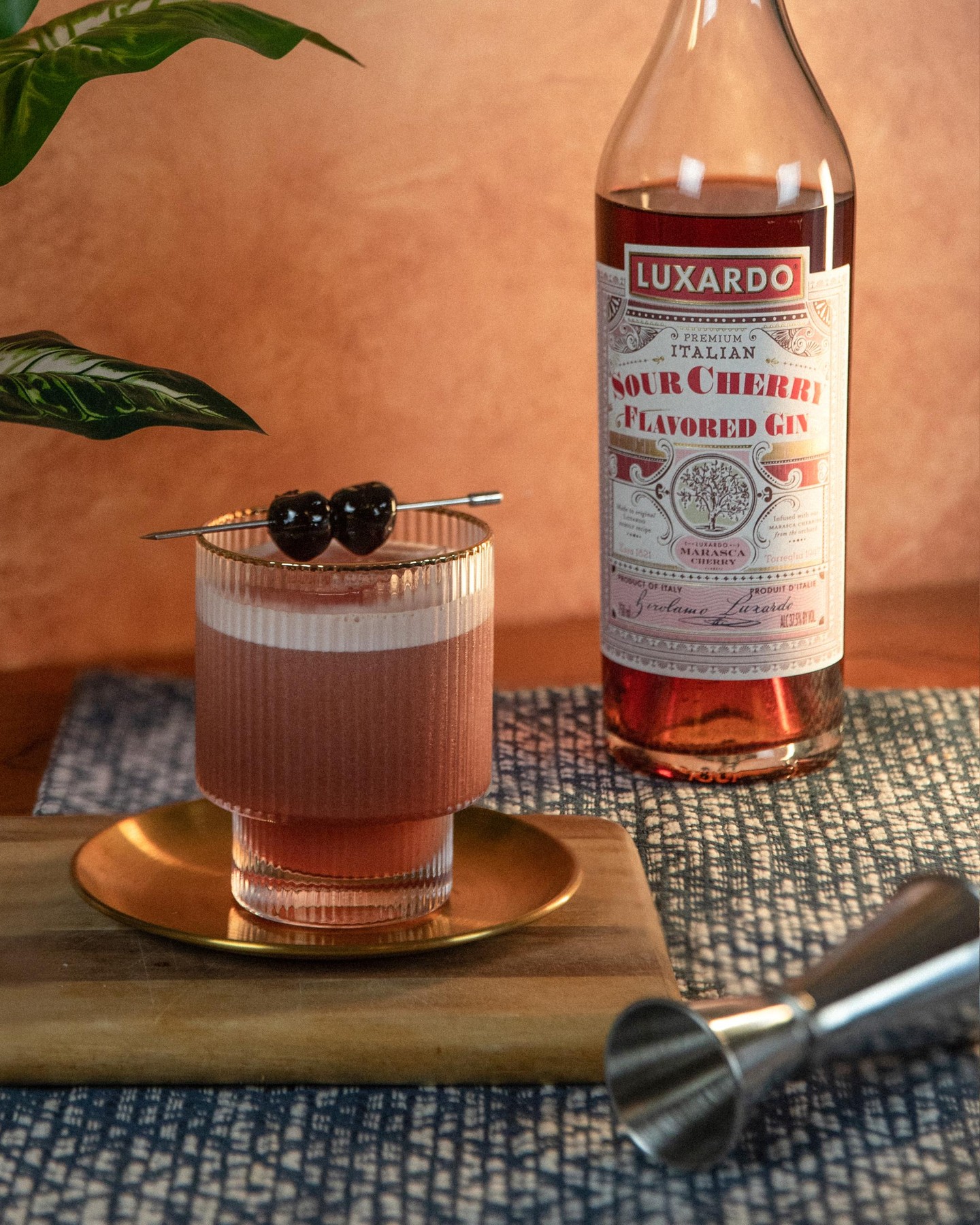 A little sweet, a little sour, and everything in between. 🍒✨ The Cherry Sour gets a bold, tart twist with Luxardo Sour Cherry Gin. Cheers to a new favorite!