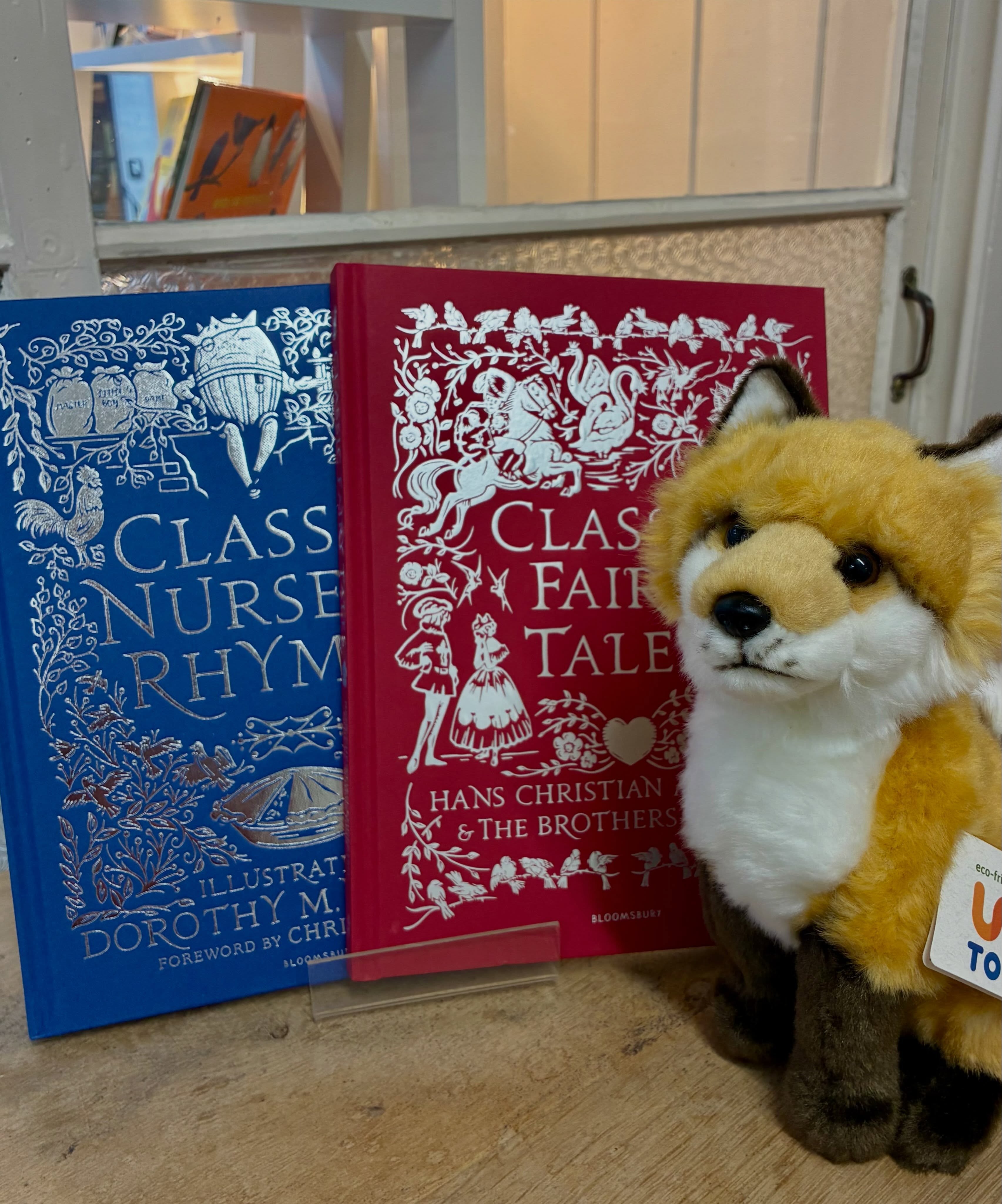 🍁🍂Time to cheer up a stormy Saturday…..
Today we have free Rabbit and Bear badges for all our customers (while stocks last), and a free prize draw to win a beautiful fairy tale book bundle and soft toy fox. Come and find yourself a cosy read for this autumnal weekend and join in with our giveaways. 📚🍁🍂
Thank you to @bloomsburypublishing and @hachettechildrens 🍁🍂Time to cheer up a stormy Saturday…..
Today we have free Rabbit and Bear badges for all our customers (while stocks last), and a free prize draw to win a beautiful fairy tale book bundle and soft toy fox. Come and find yourself a cosy read for this autumnal weekend and join in with our giveaways. 📚🍁🍂
Thank you to @bloomsburypublishing and @hachettechildrens